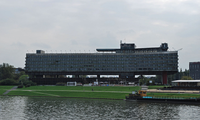 Forum Hotel. Wikimedia Commons